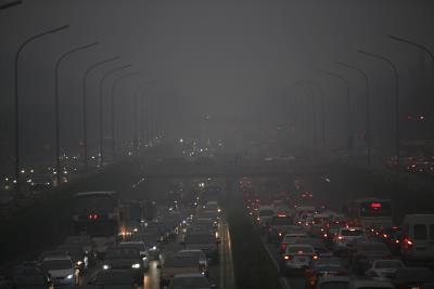 Contaminación en Pekín (China). EFE/HOW HWEE YOUNG