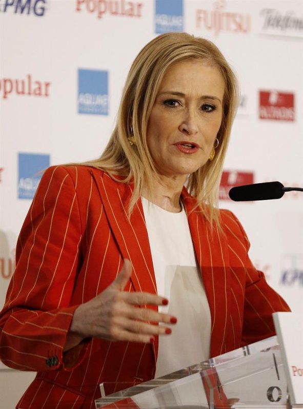 La presidenta de la Comunidad de Madrid, Cristina Cifuentes, quiere retirar cuanto antes los neumáticos del término municipal de Valdemoro.