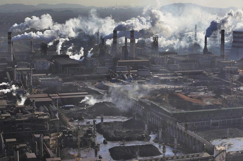Vista general de las industrias de la ciudad china de Handan.