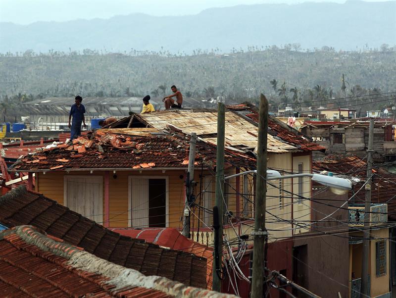 destrozos en viviendas e infraestructuras en Baracoa (Cuba)
