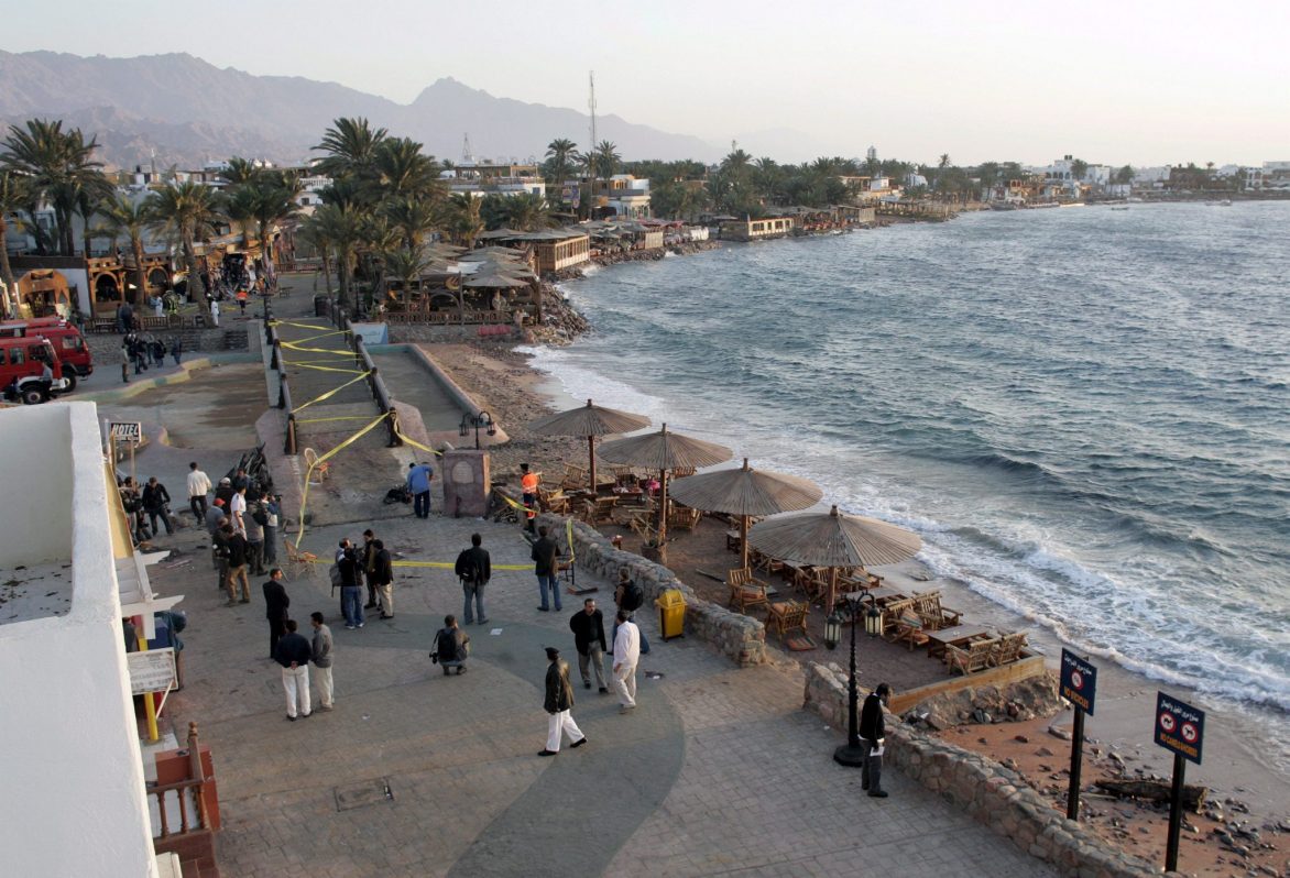 Vista de la ciudad de Dahab en el Golfo de Aqaba (Egipto).