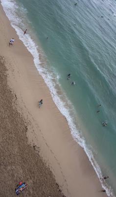 La playa de Honolulu (Hawai).