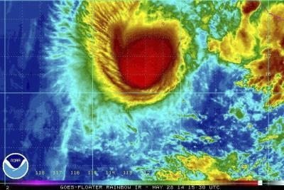 Imagen de satélite, cedida por la Administración Nacional de Océanos y Atmósfera de Estados Unidos (NOAA), que muestra al huracán Amanda, el primero de la temporada 2014 en el Pacífico