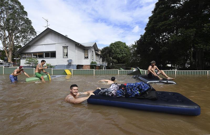 Residentes en Lismore sacan el lado positivo a las inundaciones.