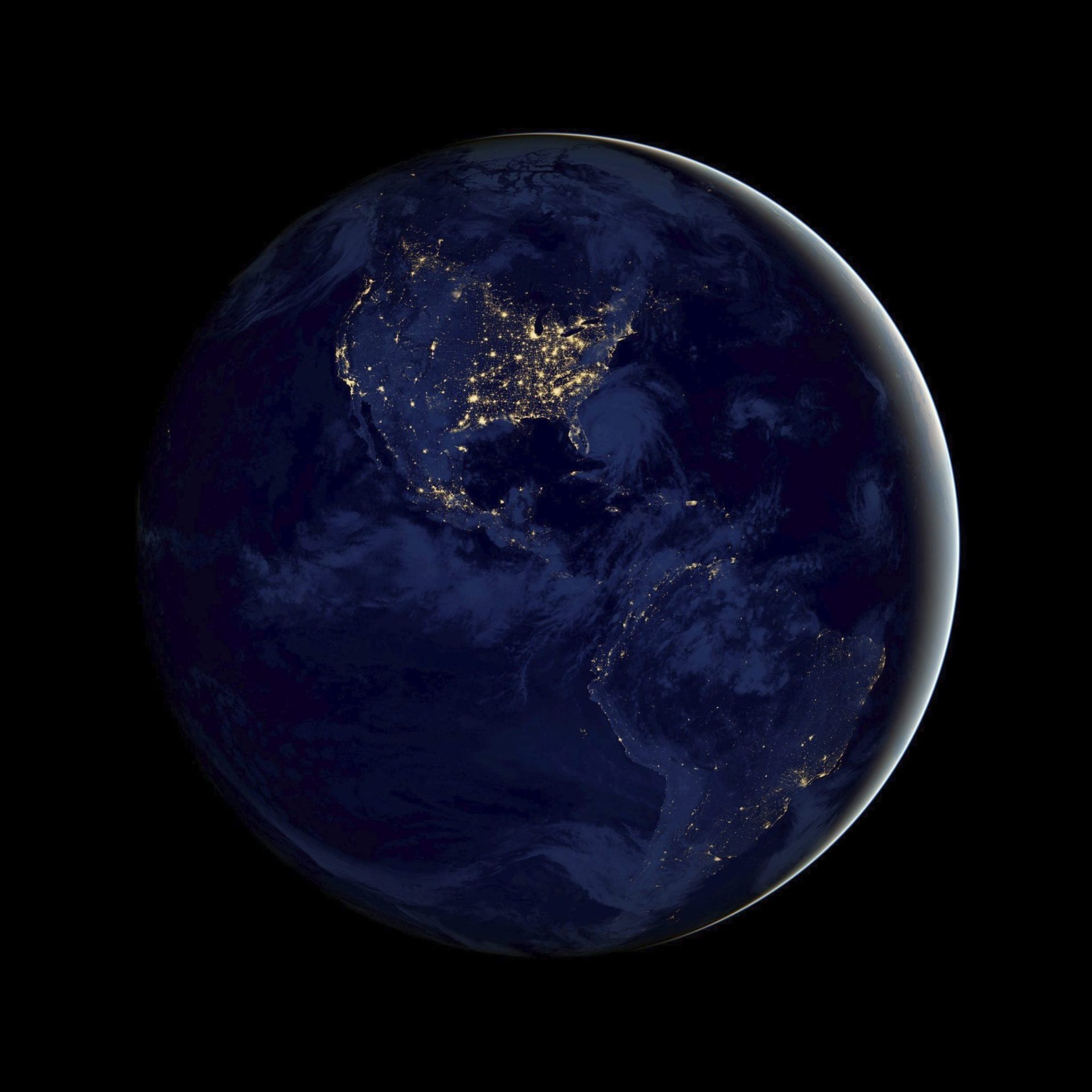 La luz nocturnas de las ciudades de la Tierra se ve desde el espacio