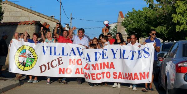 Más de 1.500 personas se manifiestan contra la mina de uranio de Villavieja Yeltes/EFE