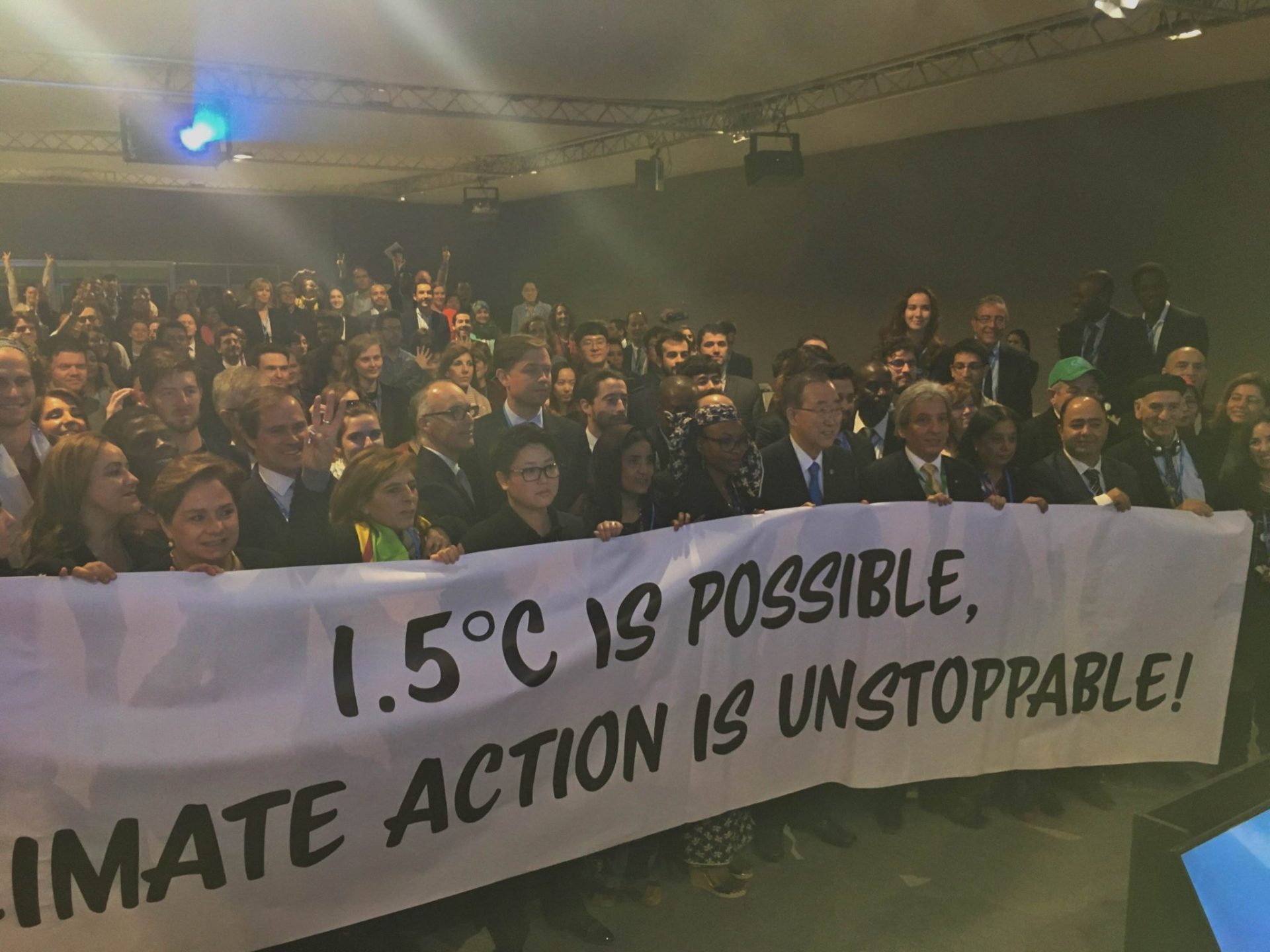 Representantes de la sociedad civil han homenajeado a Ban Ki-moon en la COP22. EFE/Caty Arévalo