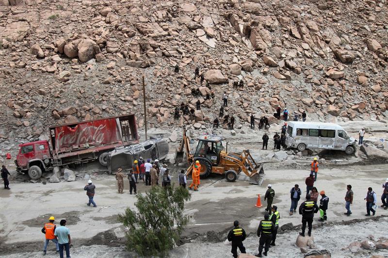 Un deslizamiento -el huaico- en su denominación quechua, en la Panamericana. 