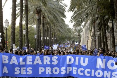 Pancarta de una de las manifestaciones realizadas en Baleares contra las prospecciones en el Mediterráneo.