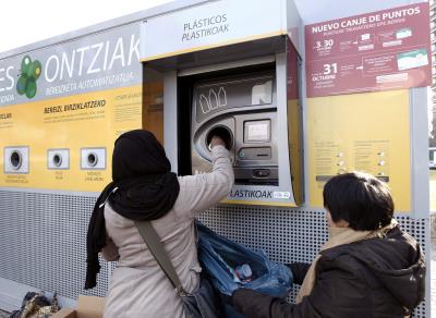 Canje de recipientes por bonos para el autobús de Pamplona y comarca
