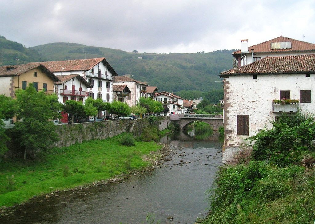 Vista del río Bidasoa a su paso por la localidad navarra de Elizondo.