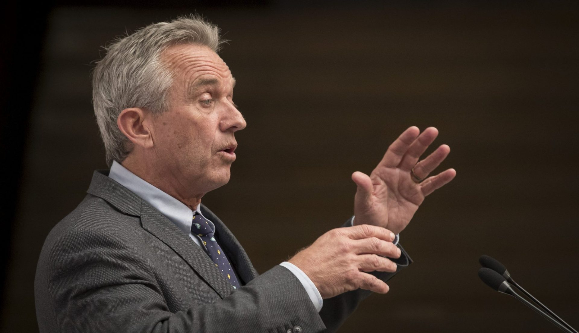 Robert Kennedy Jr : "Hay una guerra en el mundo entre los sistemas de energía"