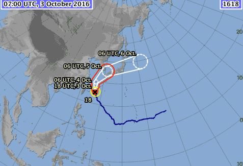 La Agencia Meteorológica de Japón publica hoy en su web este mapa de la evolución del tifón Chaba. 