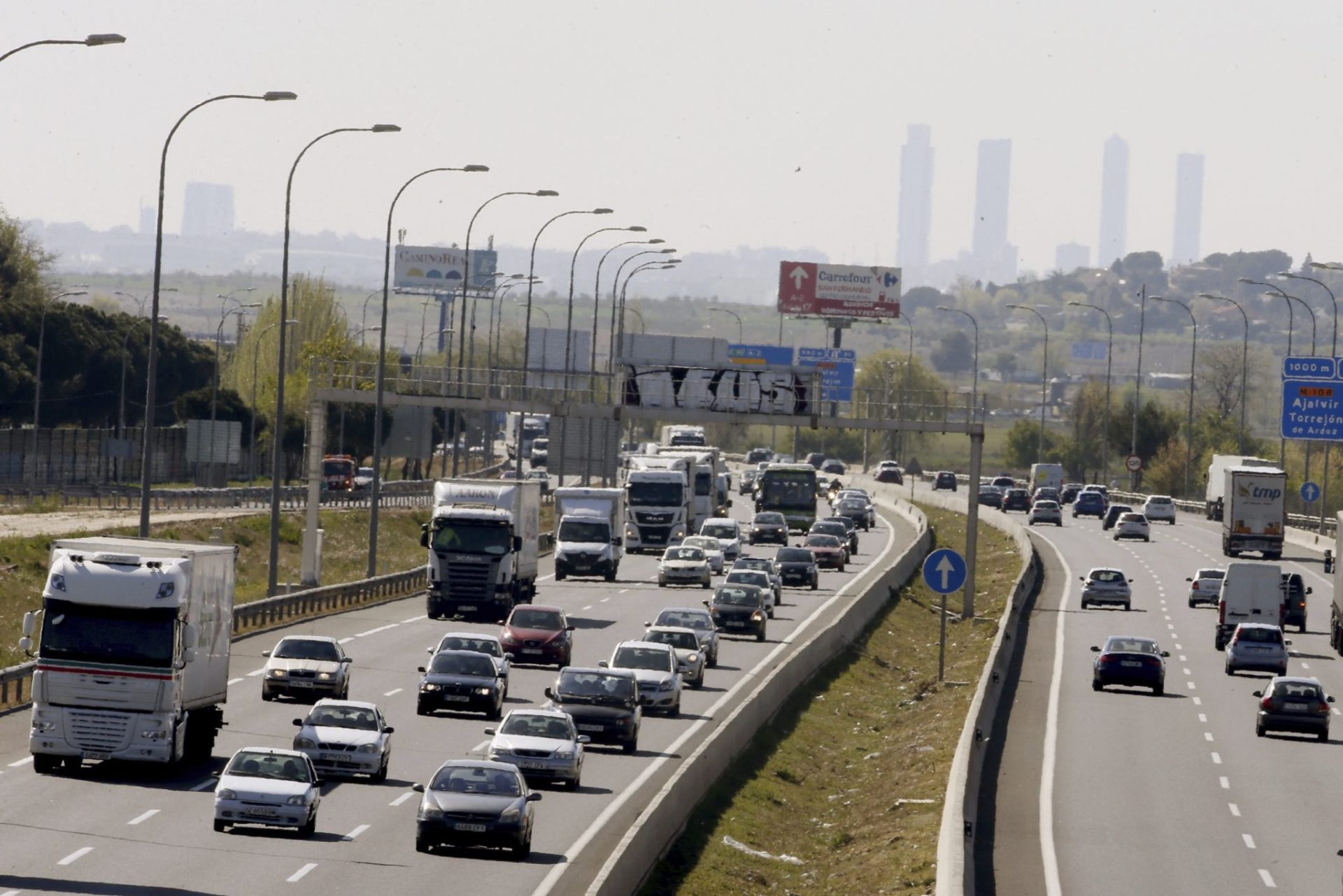 Los gases del transporte en España deben reducirse un 60 % mediante la electrificación del transporte.