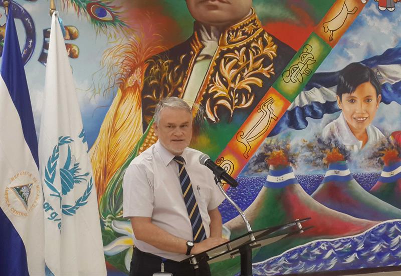 Kenny Bell, anuncia el programa "Respuesta al fenómeno de El Niño en el corredor seco", de la UE. 