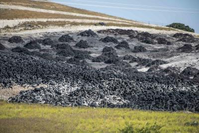Restos de neumáticos del vertedero de Seseña (Toledo)
