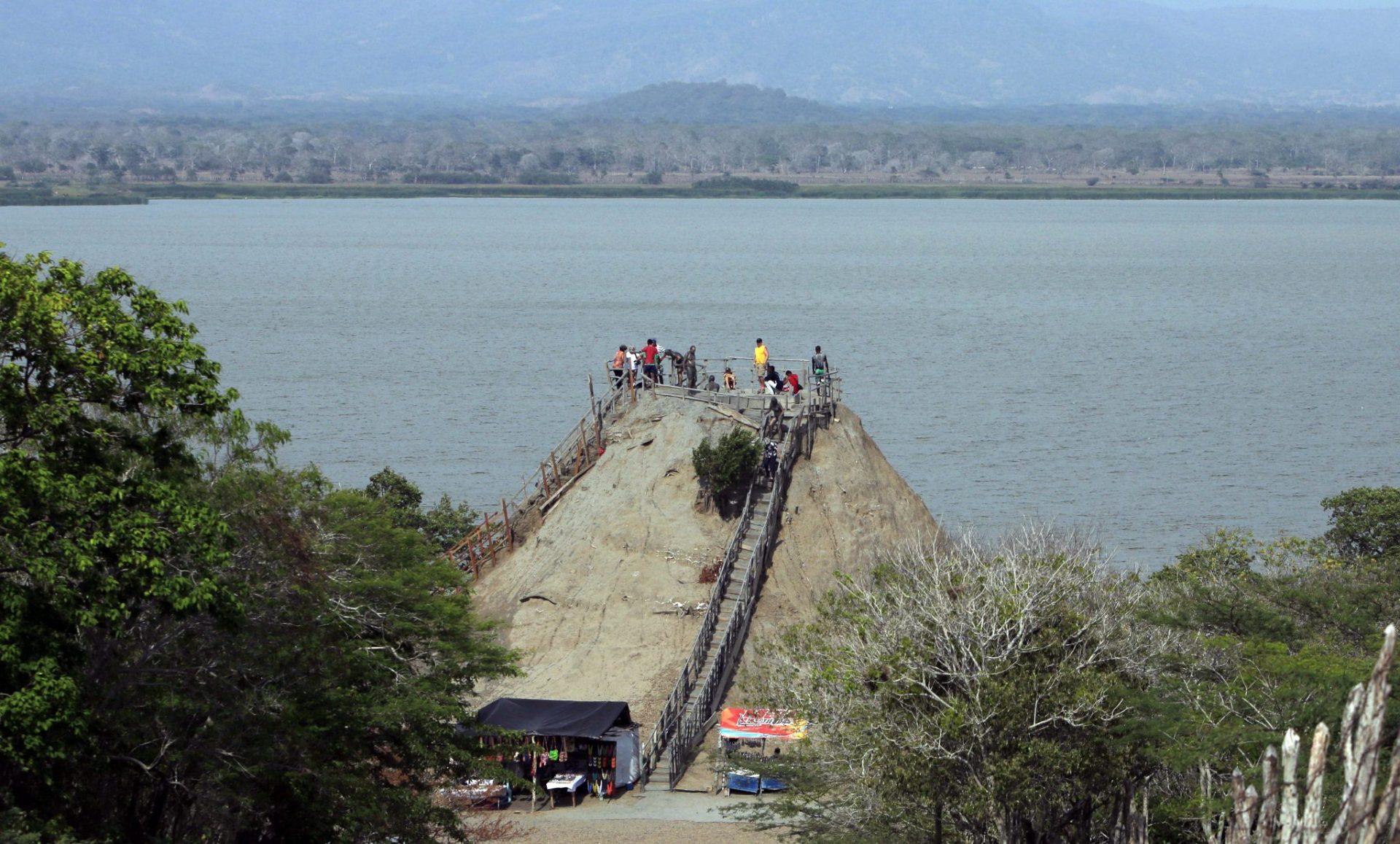 El volcán del Totumo a 15 letros sobre el nivel del mar.
