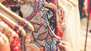 Por qué las tiendas de ropa usada son inmunes al COVID19