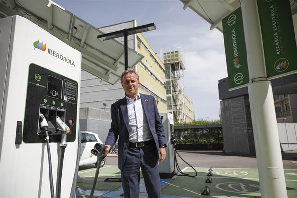 MADRID, 1 junio 2022 (EFE). Aitor Modo, presidente de Iberdrola Energía España, es visto durante una entrevista con Efe en la sede de Iberdrola, en Madrid. EFE/David Fernández
