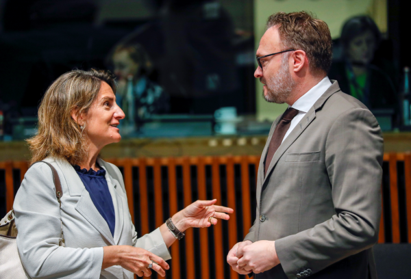 España confía en que la UE prohíba los motores nuevos de combustión en 2035