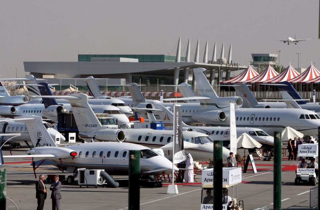 En la imagen de archivo, vista general del Salón de la Aviación de Oriente Medio montado en el aeropuerto de Dubai (Emiratos Árabes Unidos). EFE/Ali Haier