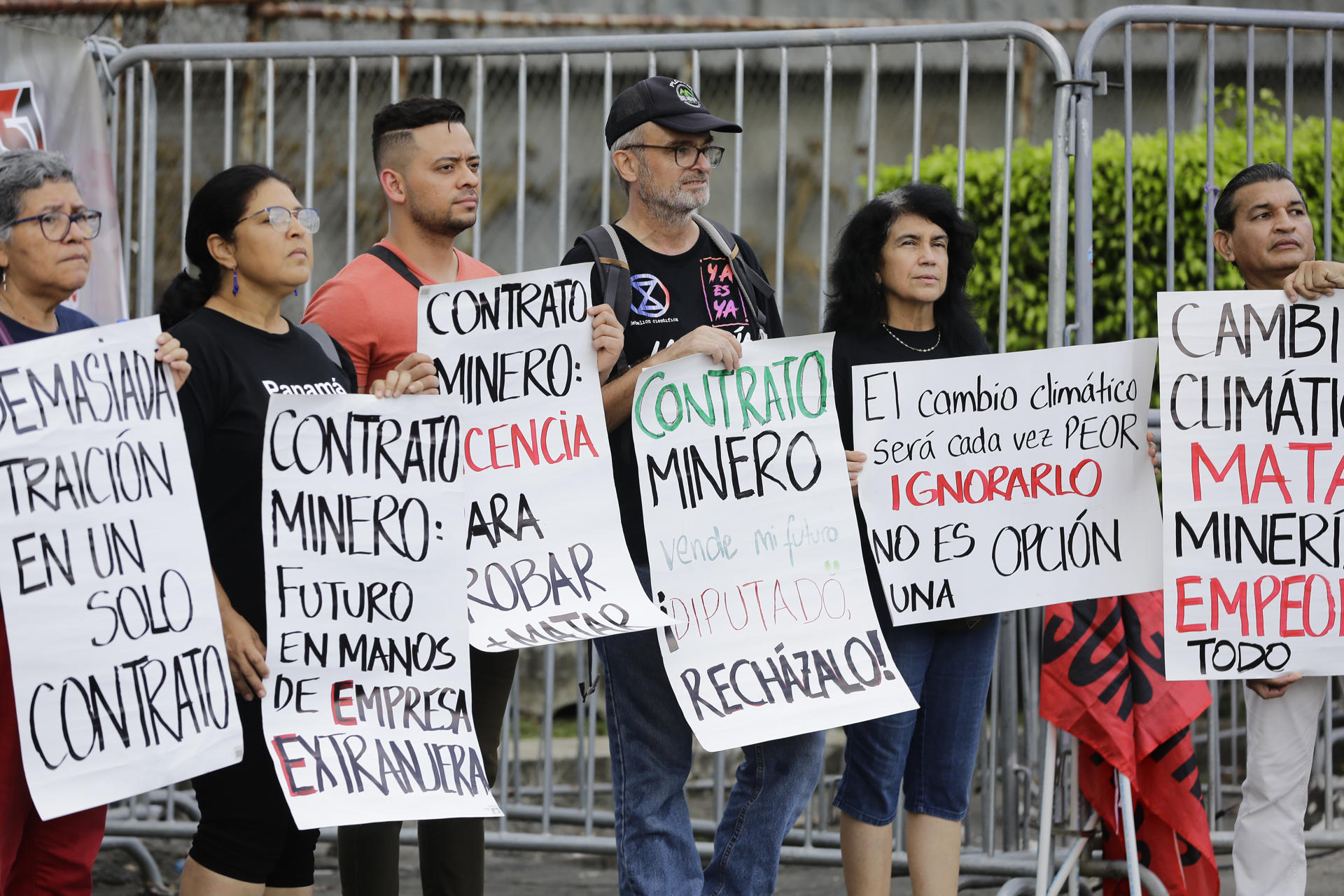 La Defensoría del Pueblo de Panamá insta a manifestaciones "pacíficas"  contra minería