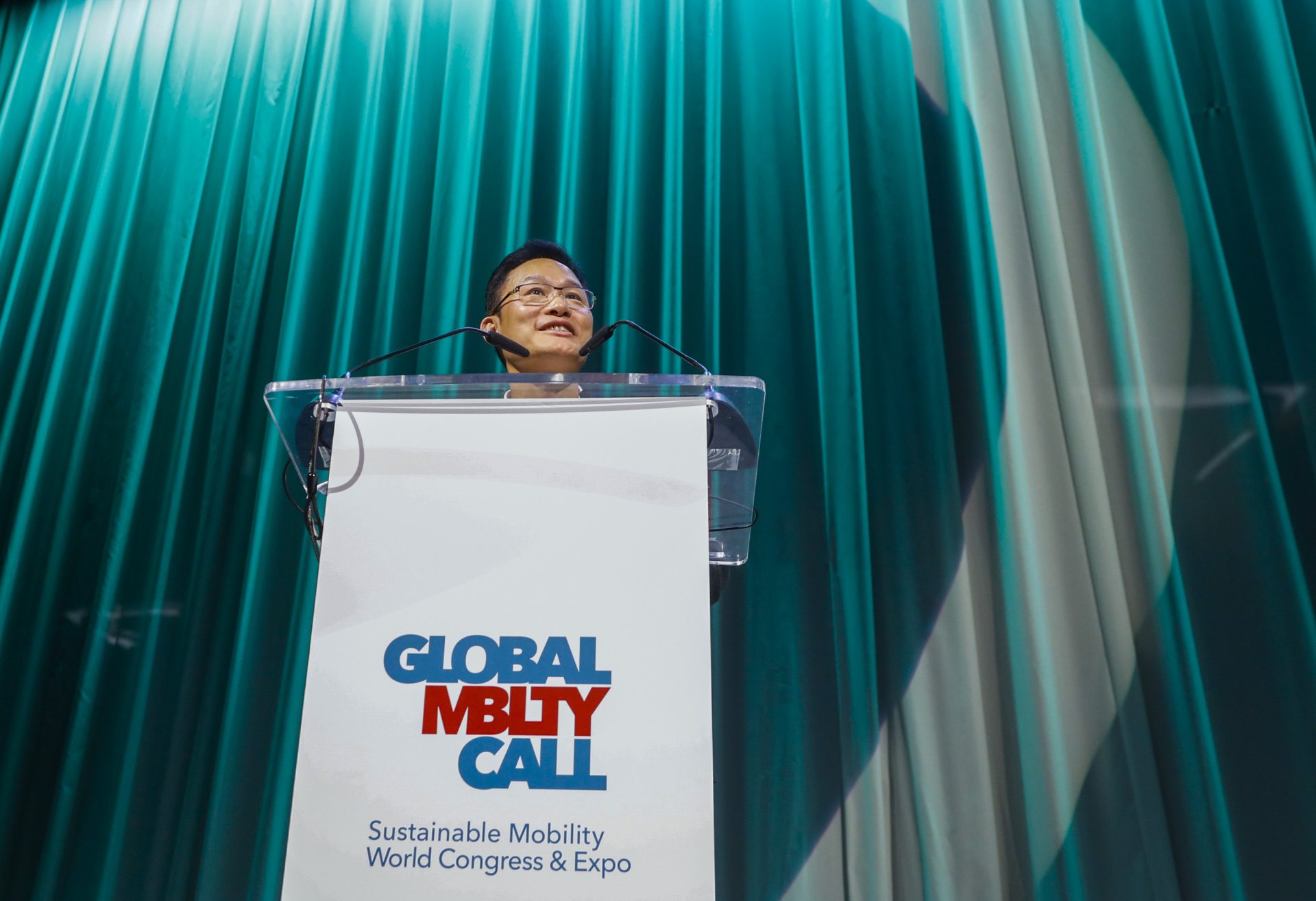 MADRID, 25/10/2023.- Ge Jun, consejero delegado de TOJOY, interviene este miércoles en la conferencia "El negocio de la movilidad sostenible: ¿Dónde está el punto óptimo?" durante la segunda jornada de la Global Mobility Call, en las instalaciones de IFEMA, en Madrid. EFE/David Fernández