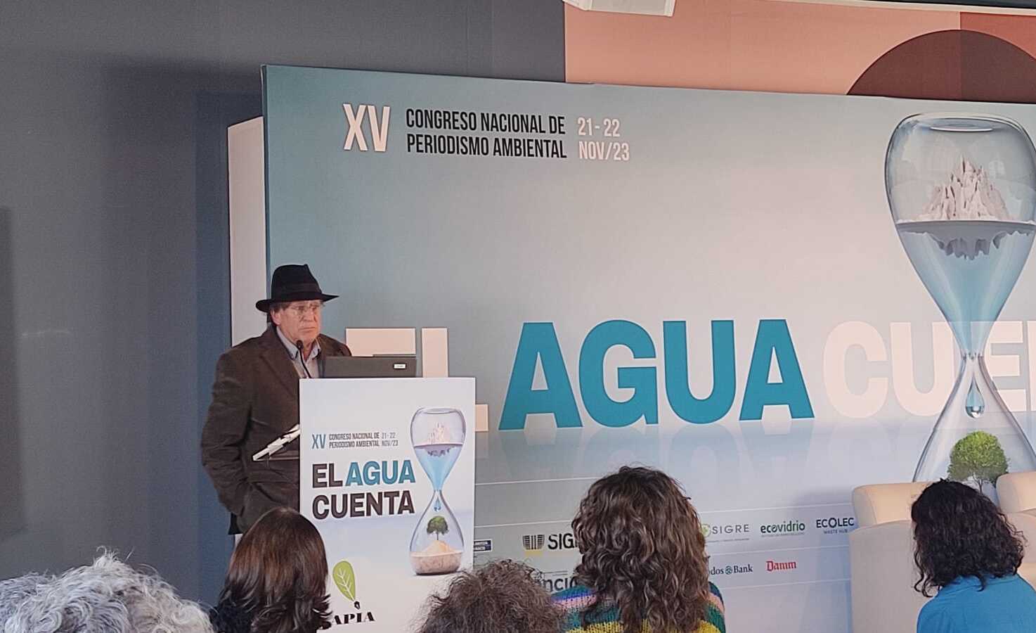 El naturalista y escritor Joaquín Araújo en la conferencia final del XV Congreso Nacional de Periodismo Ambiental organizado por la Asociación de Periodistas de Información Ambiental (APIA). EFE/Ana López Moreno