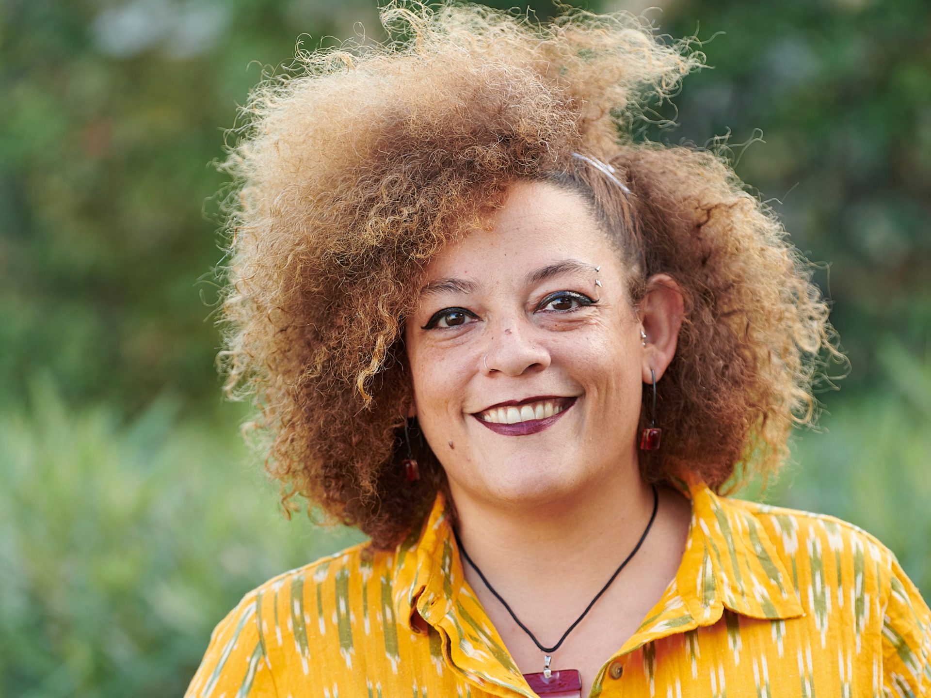 Inma Saranova es la directora ejecutiva de IbizaPreservation, una fundación sin ánimo de lucro que promueve la conservación y recuperación del excepcional patrimonio natural de las Islas Pitiusas. Desde 2008 la Fundación ha liderado, impulsado y participado en iniciativas que promueven la protección de los hábitats locales y de formas de vida más sostenibles.