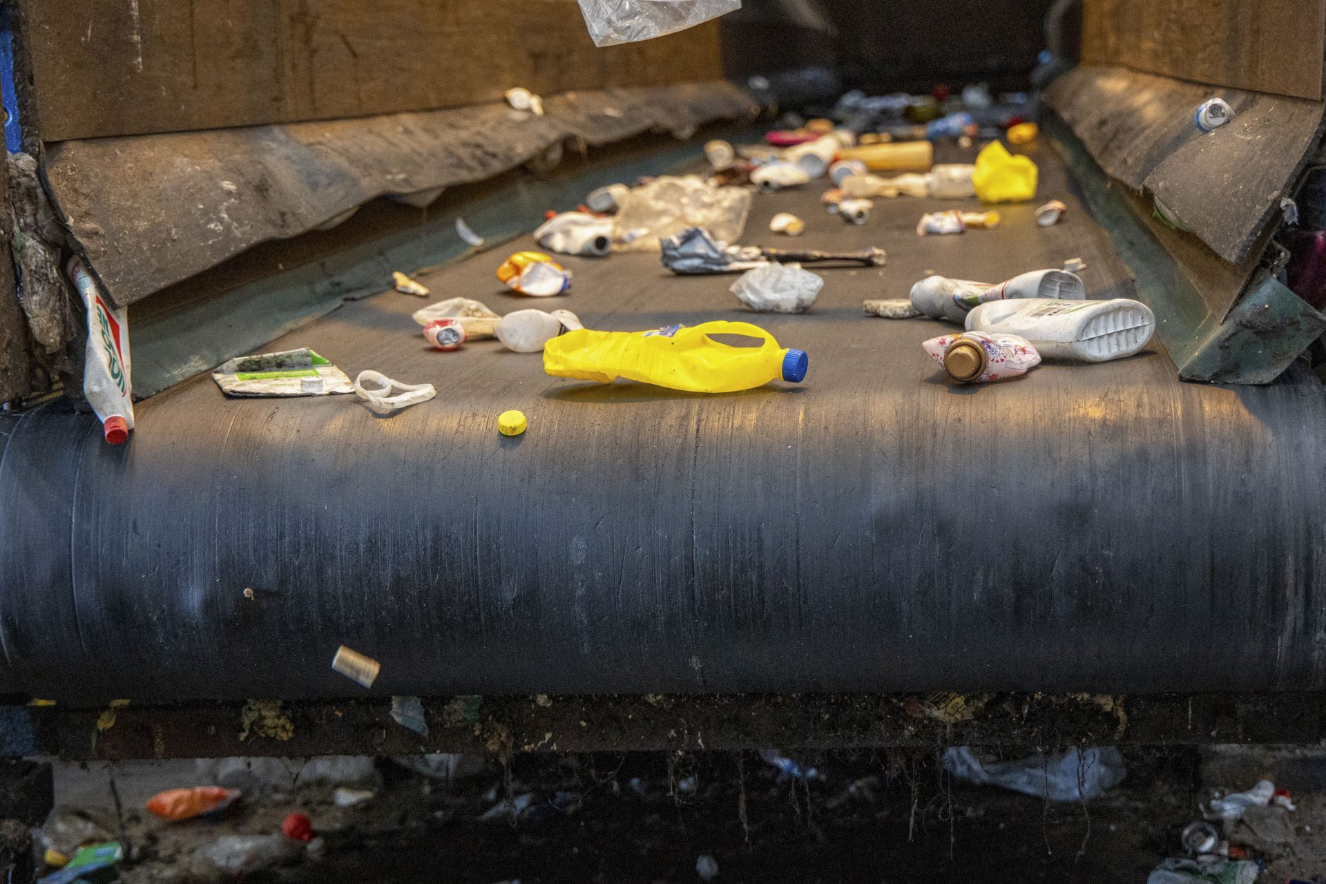 Solo el 36% de las botellas de plástico de bebidas se recogen separadamente en España