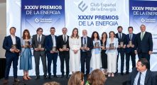 Arturo Larena premio de periodismo EDP del Club Español de la Energía