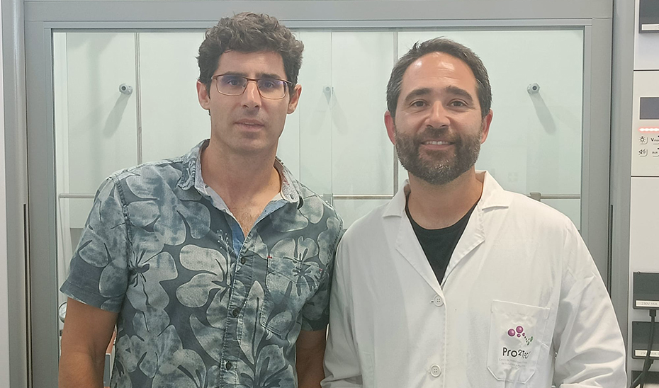 USO EDITORIAL / José Enrique Martín Alfonso (izquierda) y Manuel Trejo Cáceres (derecha), profesor e investigador, respectivamente, de la Universidad de Huelva.