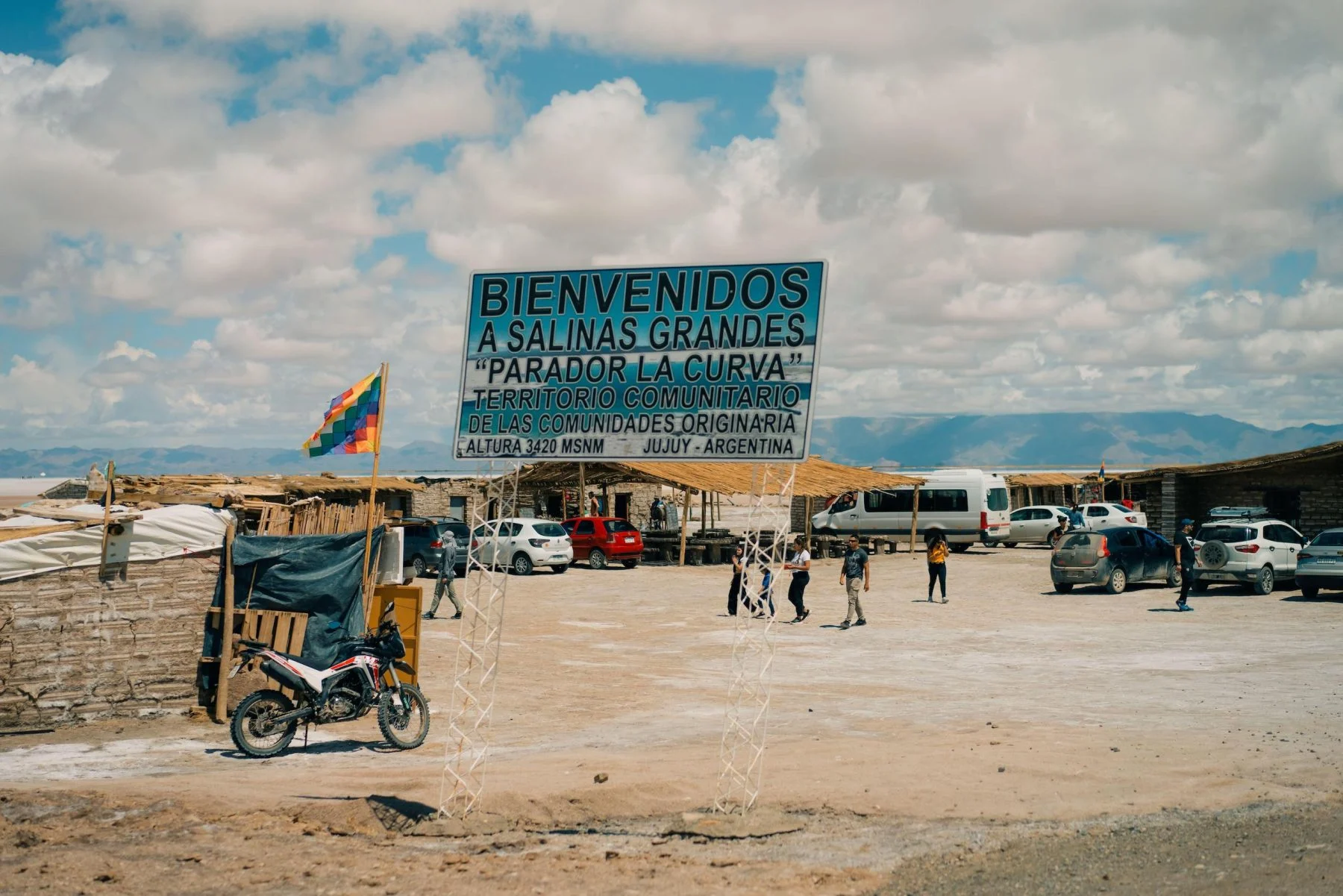 Desierto de sal en Salinas Grandes, Argentina. La provincia de Jujuy, donde se encuentra el salar, ha sido pionera en proyectos de extracción de litio con empresas chinas, pero el sector se enfrenta a la resistencia de la población local (Imagen: Irina Brester / Alamy)