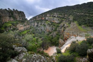 Imagen de la cascada de La Cimbarra (Jaén), junto al parque natural de Despeñaperros Archivo EFE/José Manuel Pedrosa.