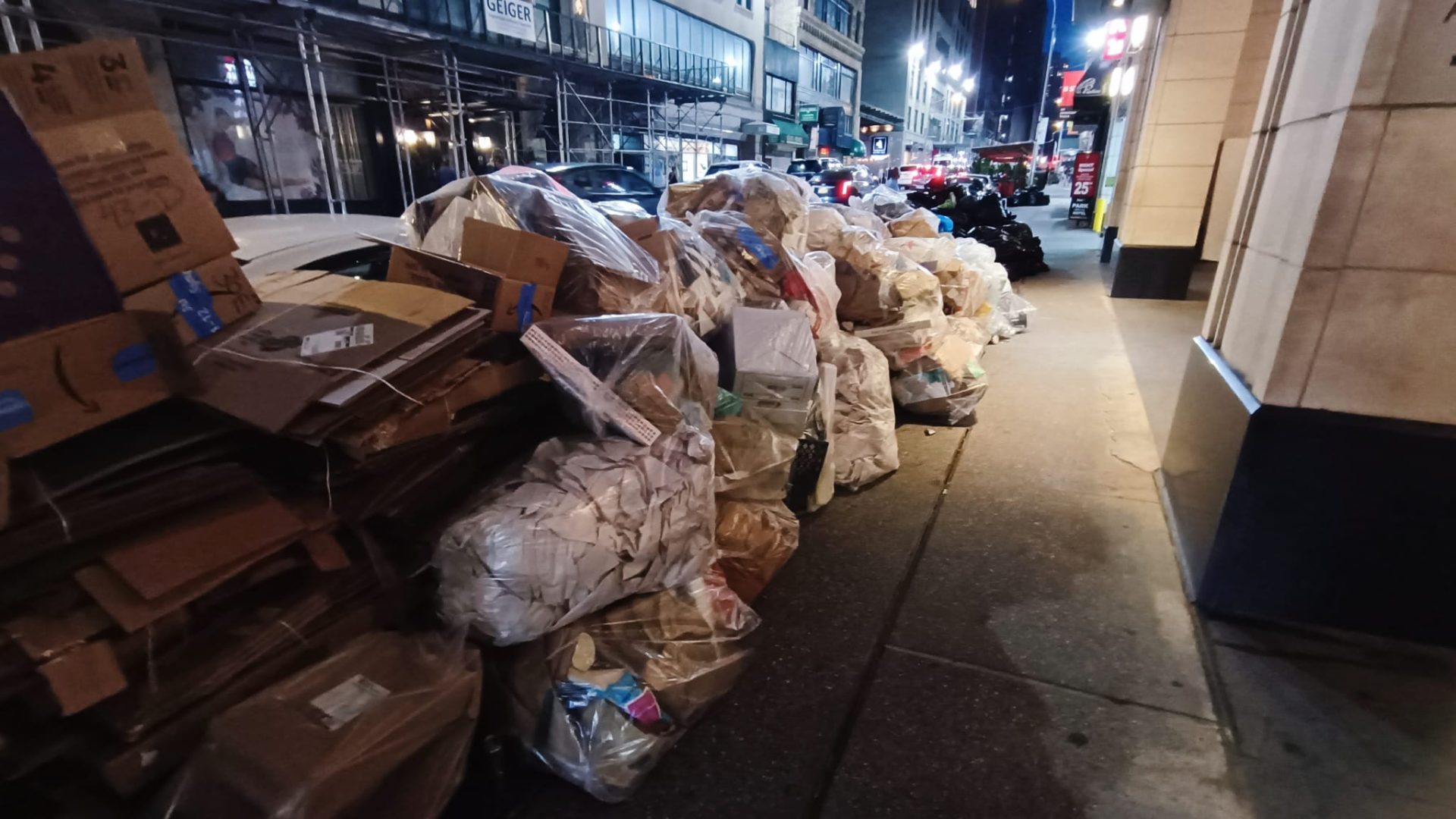Basura en las calles de Nueva York foto @arturolarena para @efeverde (1)