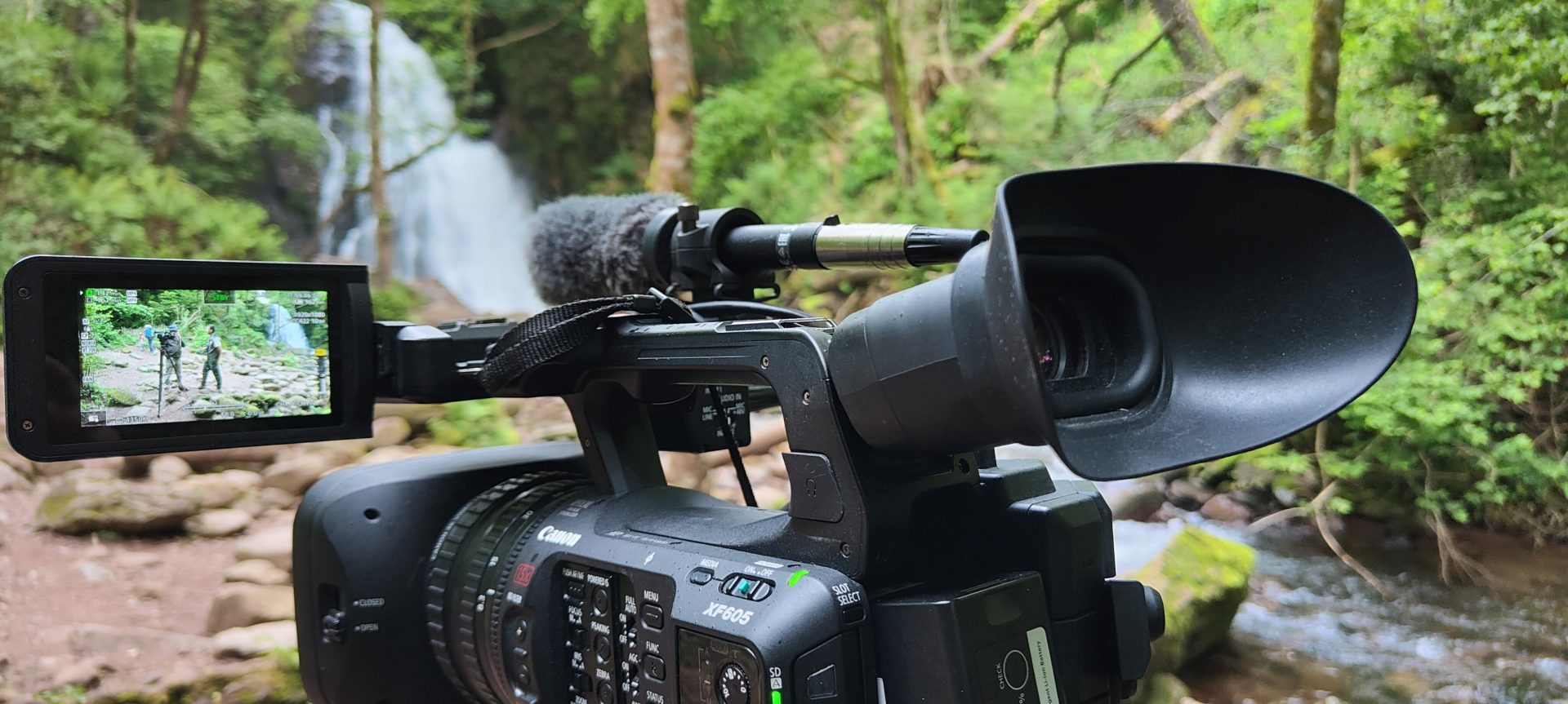 Grabación de un reportaje ambiental. EFE/Alberto Jiménez
