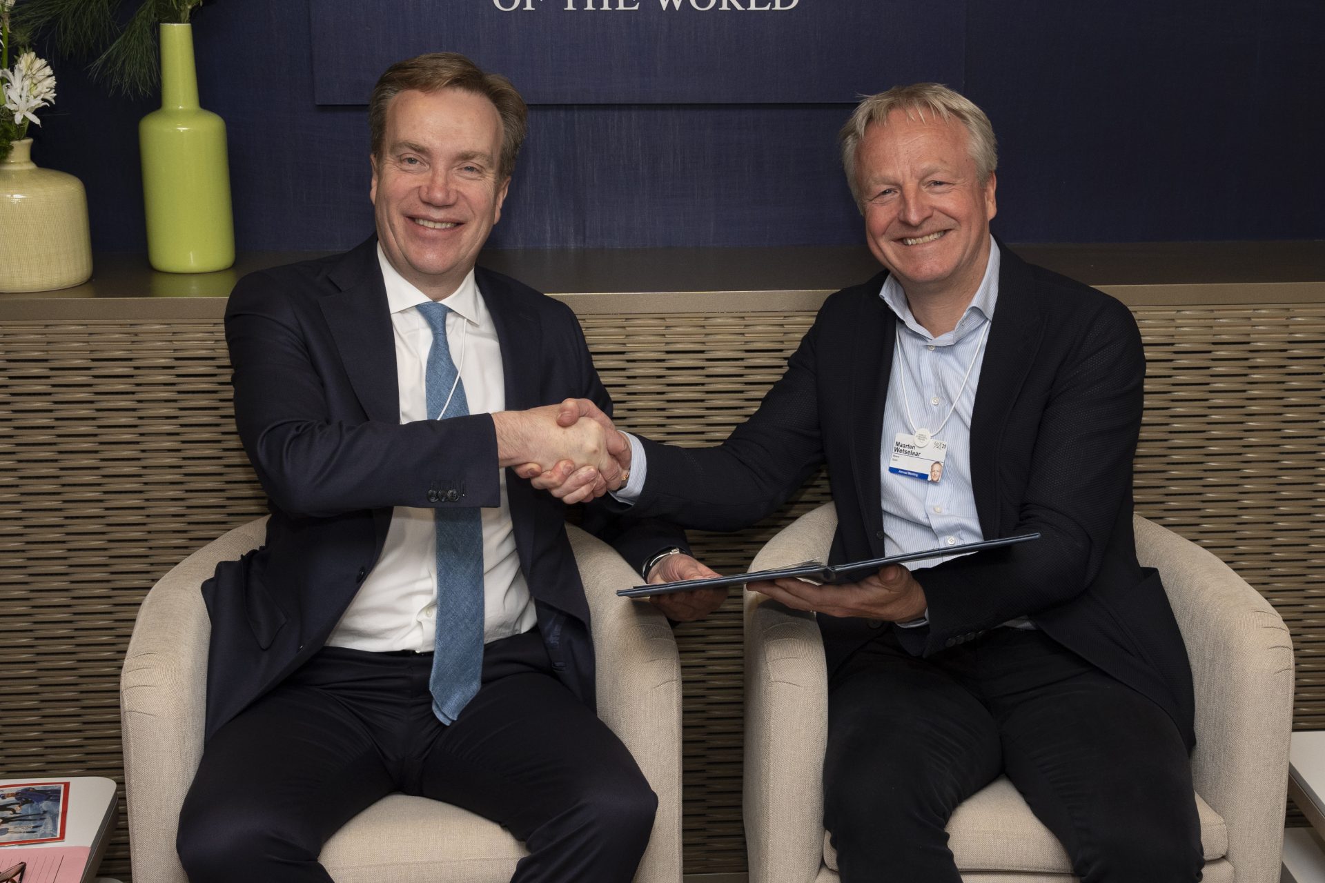 Borge Brende, presidente y CEO del Foro Económico Mundial, y Maarten Wetselaar, CEO de Moeve