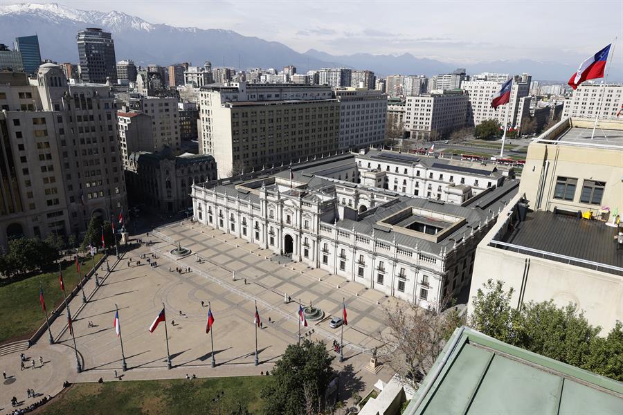 Fotografía del palacio de La Moneda, sede del presidente de la República de Chile, el 2 de septiembre 2024, en Santiago (Chile). EFE/ Elvis González
