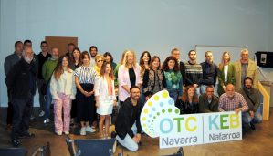 La directora general Basterra, con representantes de las comunidades energéticas navarras y personal de Nasuvinsa, y de la empresa Traza Consultoría.