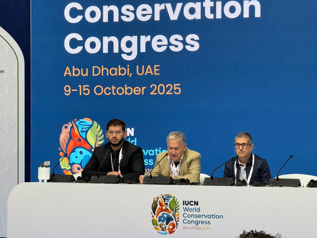 En el Centro, el presidente de la FNYH, Carlos Sánchez.