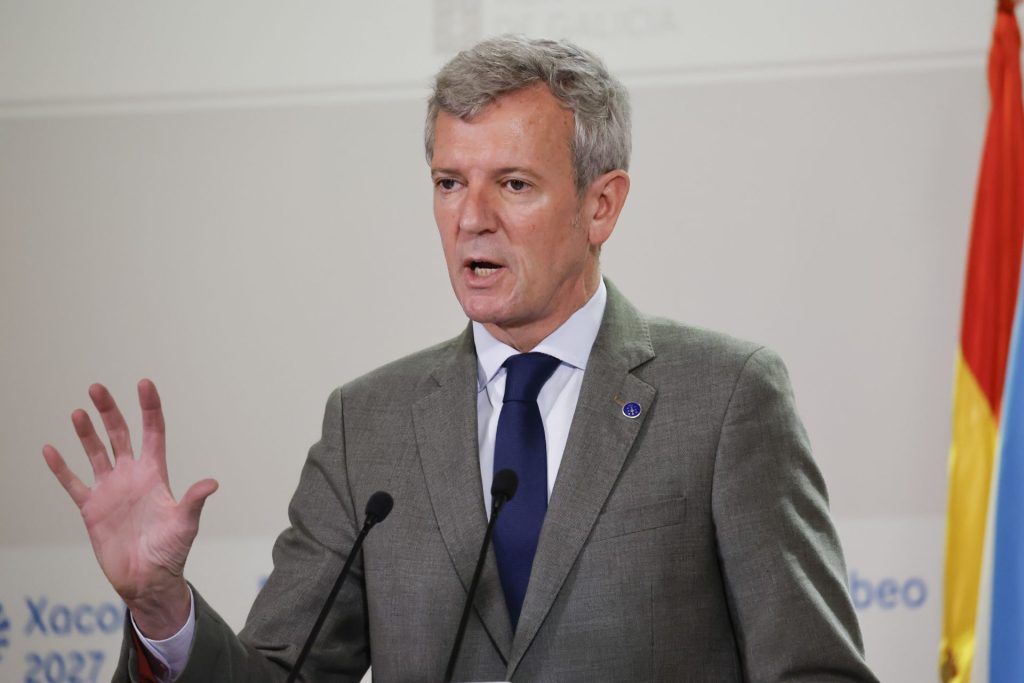 El presidente de la Xunta, Alfonso Rueda, da una rueda de prensa posterior al consello, este lunes en Santiago de Compostela. EFE/Lavandeira jr