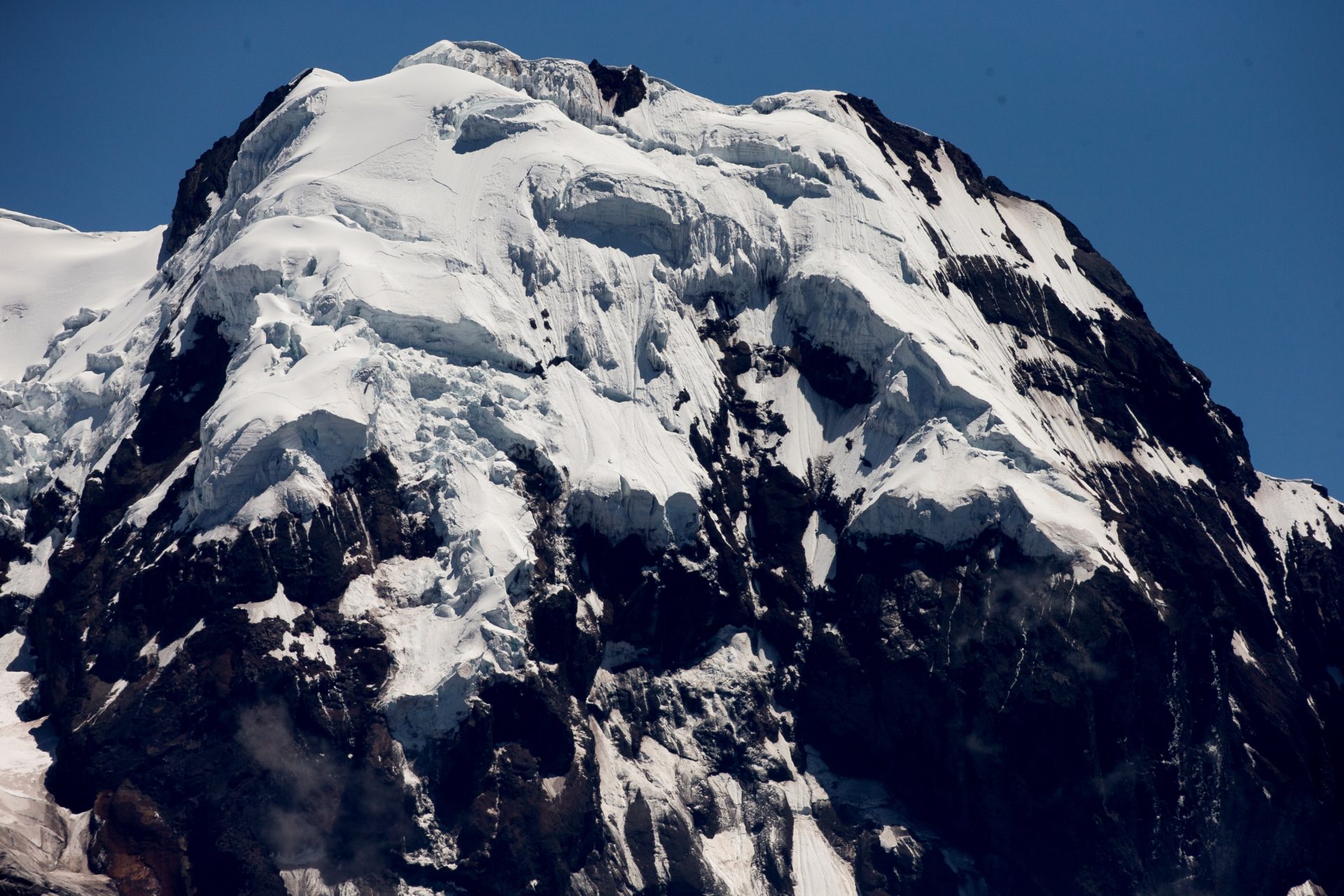 Fotografía fechada el 15 de febrero del 2019 del Volcán Antisana, que cuenta con una cobertura glaciar y está ubicado en la provincia de Napo (Ecuador). EFE/José Jácome