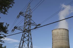 OVIEDO 29/04/2025.- Vista este martes de la central térmica de Soto de Ribera, en las proximidades de Oviedo. España ha recuperado el 99,95 % de la demanda energética peninsular (25.794 megavatios), un hito que se alcanzó a las 07.00 horas de la mañana (05.00 GMT) de este martes en todo el territorio afectado por el apagón que se inició poco después del mediodía del lunes. EFE/J.L.Cereijido.