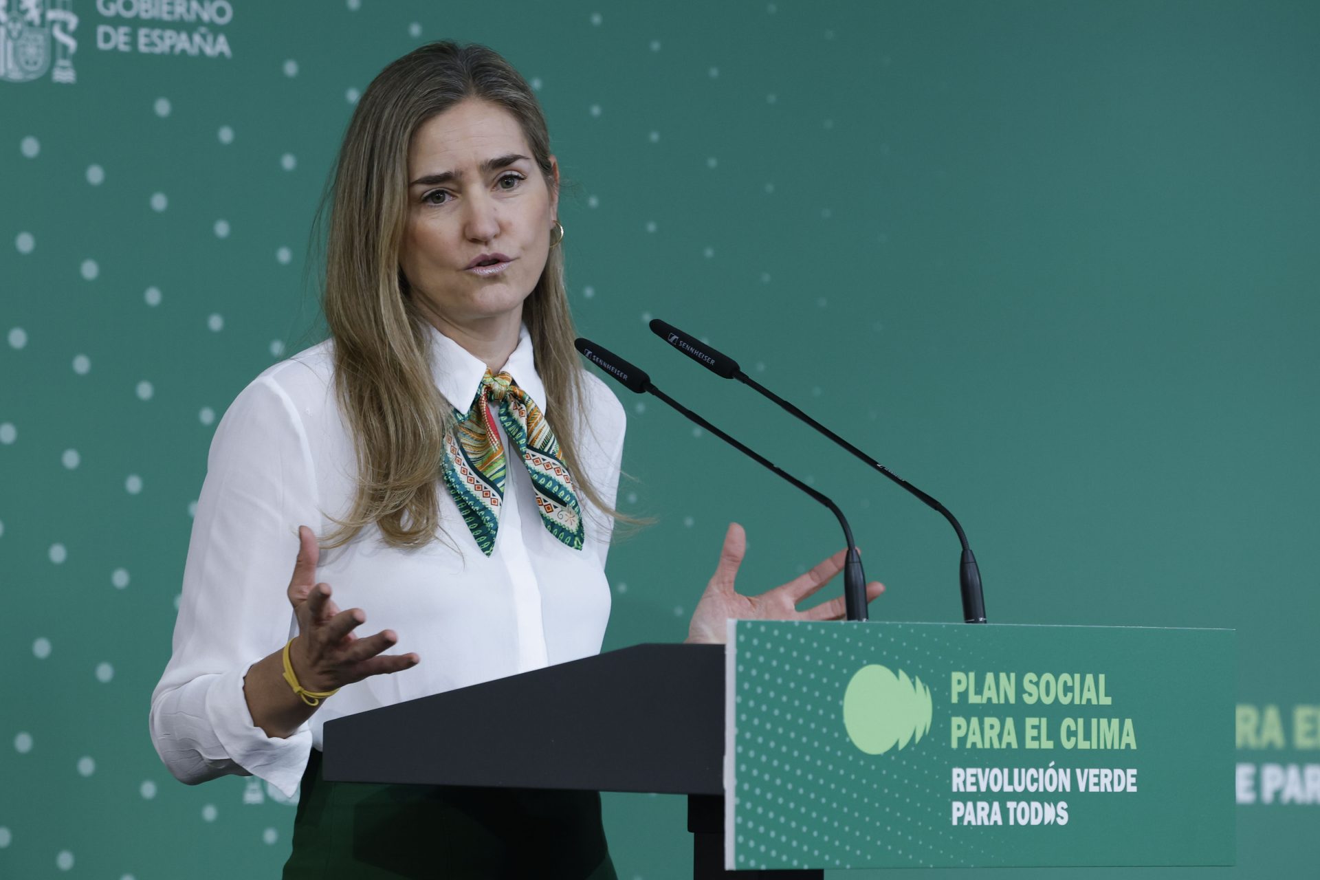 MADRID, 25/05/2026.- La vicepresidenta tercera y ministra para la Transición Ecológica y el Reto Demográfico, Sara Aagesen, interviene durante la clausura el acto de presentación de la propuesta de Plan Social para el Clima, que contiene medidas e inversiones para reducir las emisiones de CO2 en el transporte por carretera o los edificios, y cuyo objetivo general es impulsar una transición ecológica socialmente justa, en Madrid, este lunes. EFE/ J.J. Guillen 