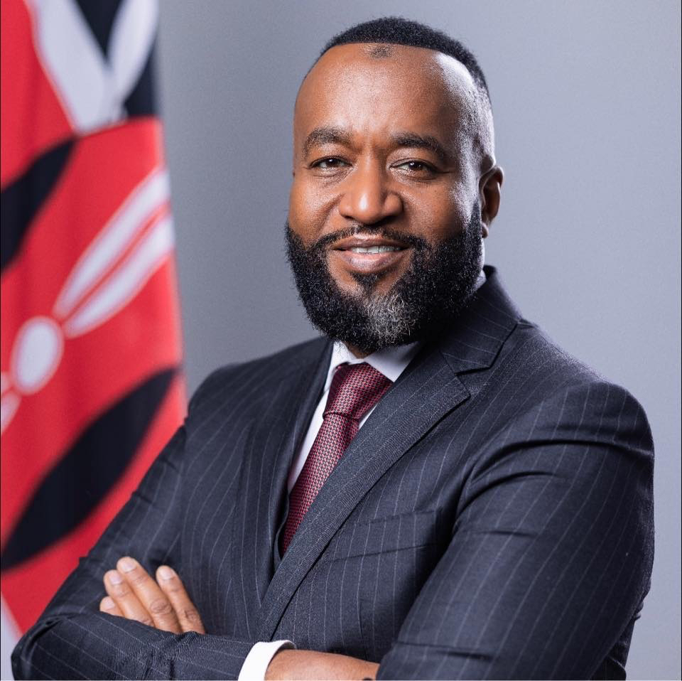 Hassan Ali Joho es Secretario del Gabinete de Minería, Economía Azul y Asuntos Marítimos de Kenia.